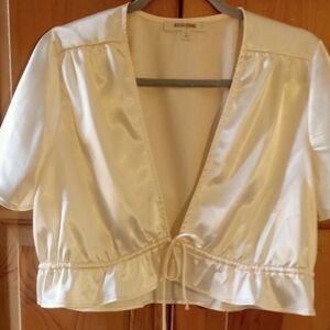 Modern Renewal Cream Crop Top Size Large